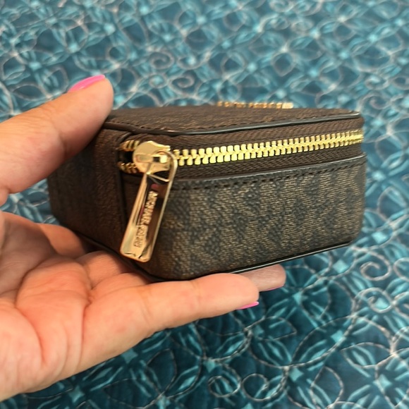 MK Brown Jewelry Travel Case - Picture 5 of 6